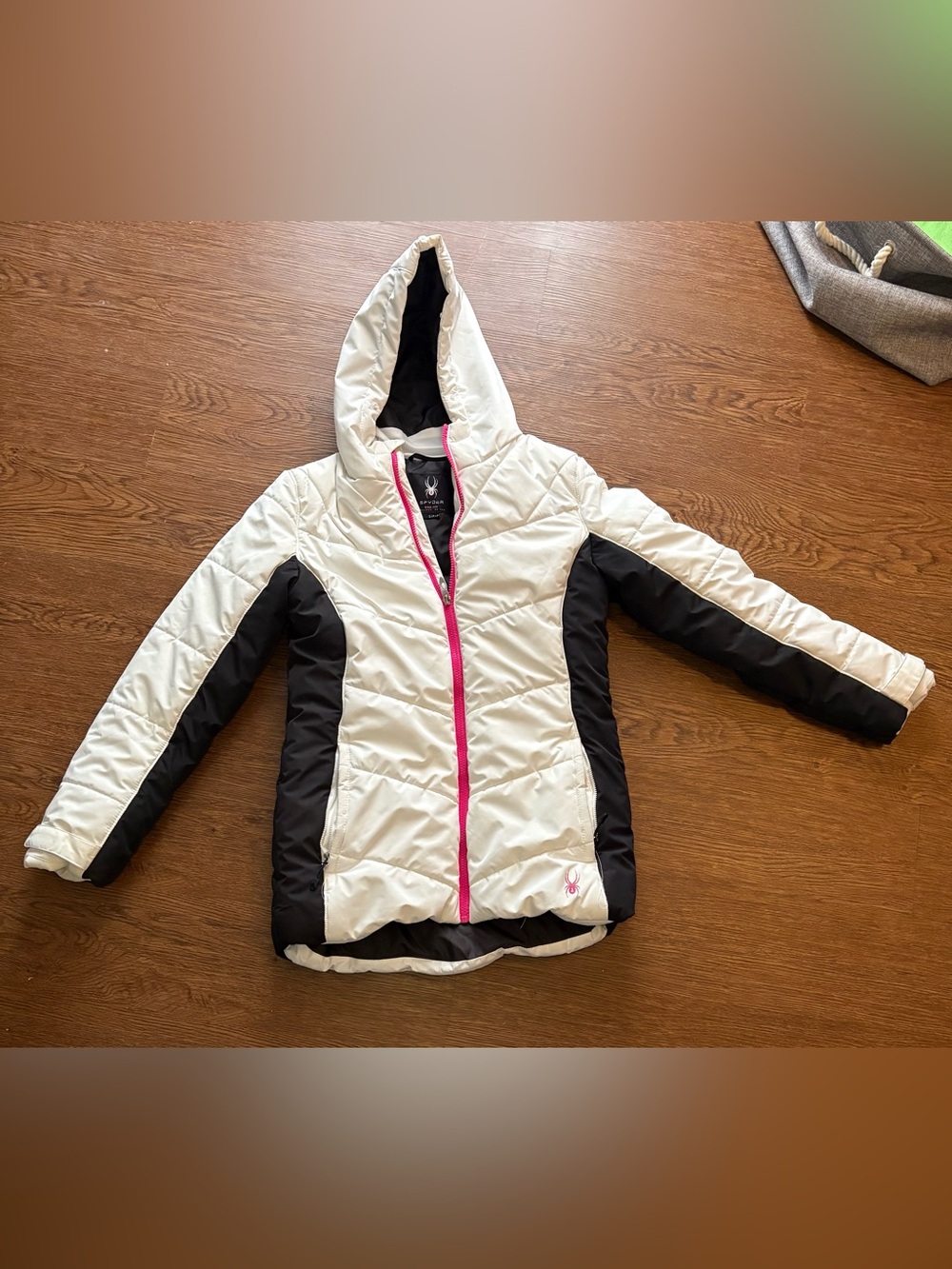 Spyder Womens Wren Puffer Jacket White Black Pink Accent Hooded Ski Coat Size S